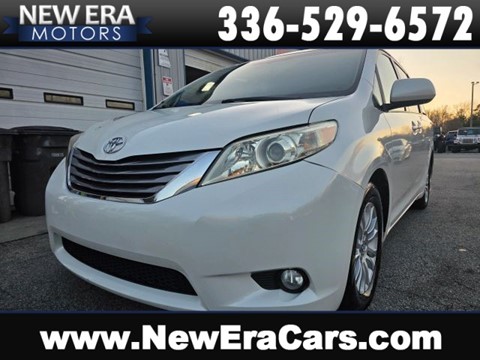 2015 Toyota Sienna XLE Minivan 4D