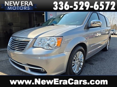 2016 Chrysler Town & Country Anniversary Edition Minivan 4D