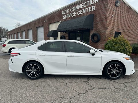 2018 TOYOTA CAMRY SE