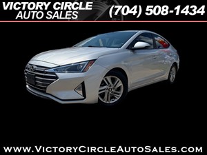 Picture of a 2019 Hyundai Elantra Limited