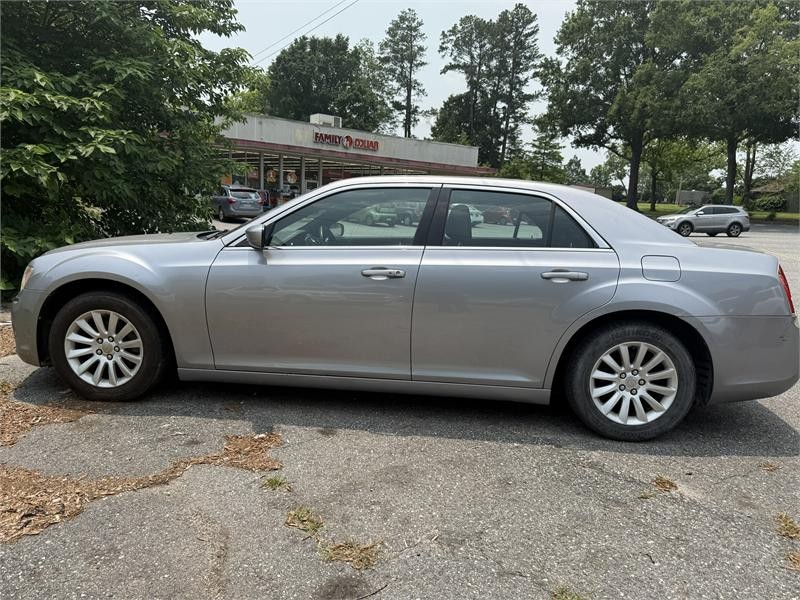 2014 Chrysler 300's photo