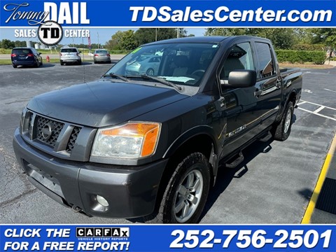 2011 NISSAN TITAN PRO 4 X4  Crew Cab 4WD