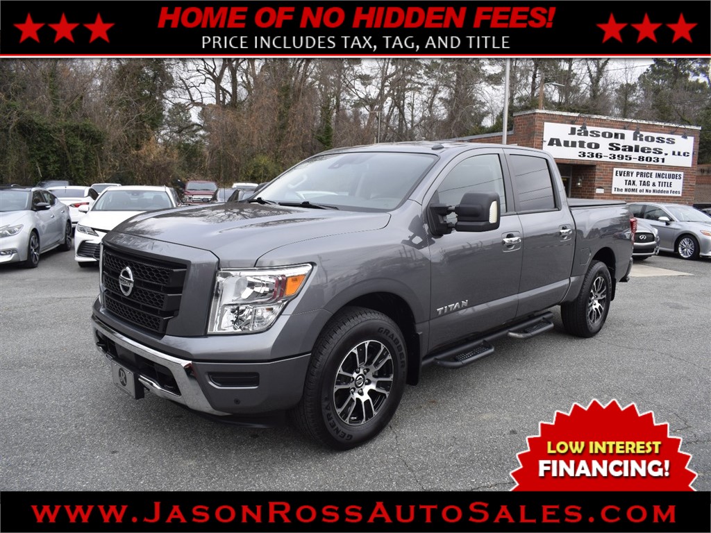 2021 Nissan Titan SV's photo