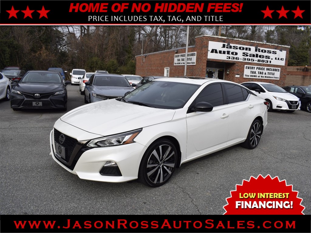 2020 Nissan Altima SR's photo