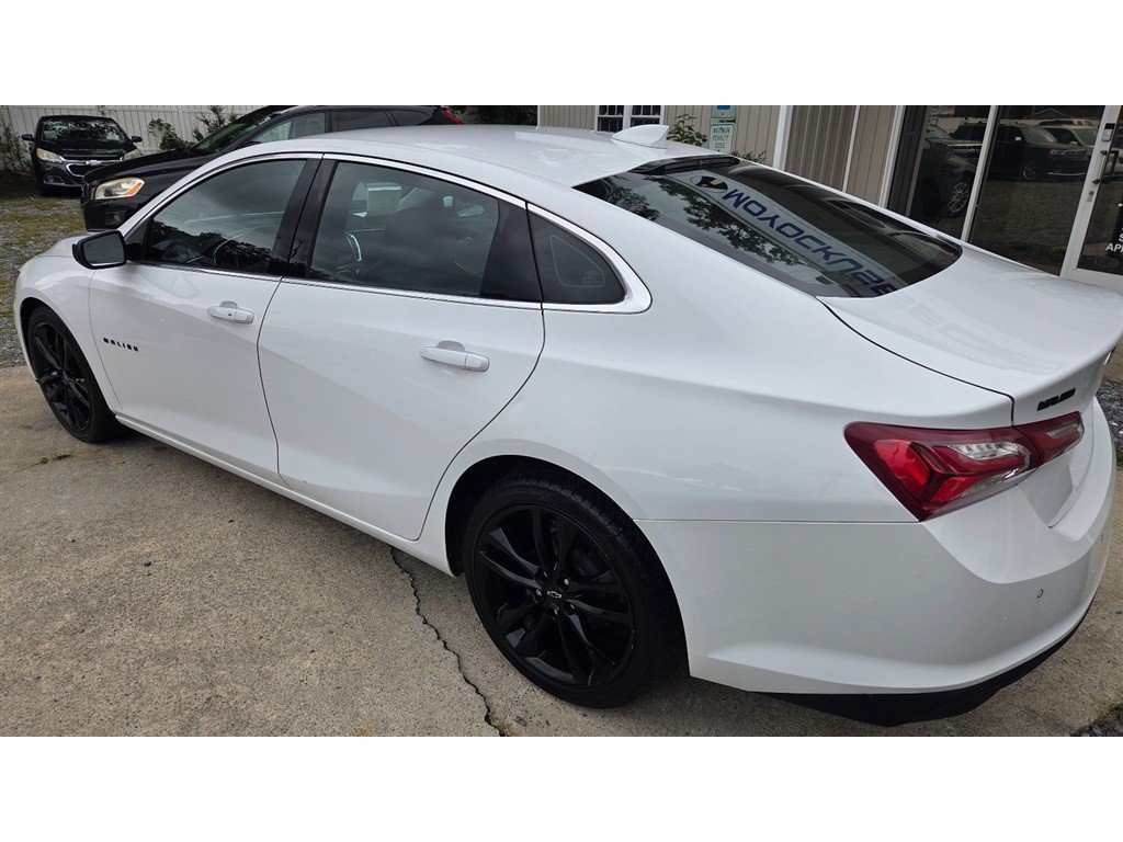 2021 Chevrolet Malibu 1LT photo 2