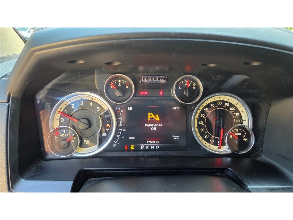 2014 Ram 2500 Laramie photo 9
