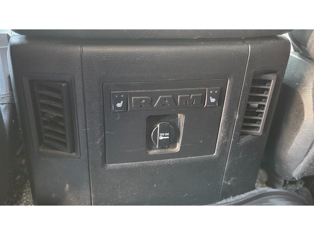 2014 Ram 2500 Laramie photo 14