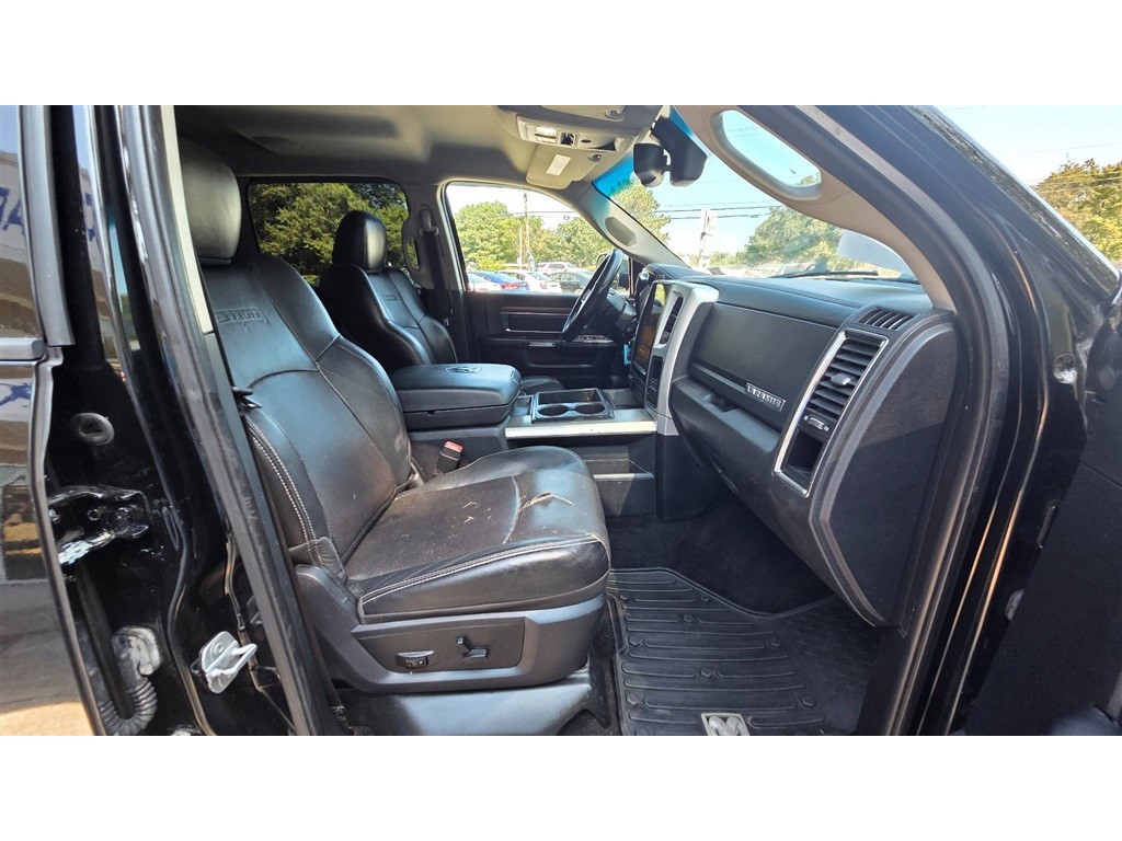 2014 Ram 2500 Laramie photo 16