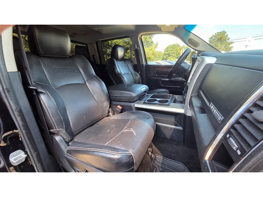 2014 Ram 2500 Laramie photo 17