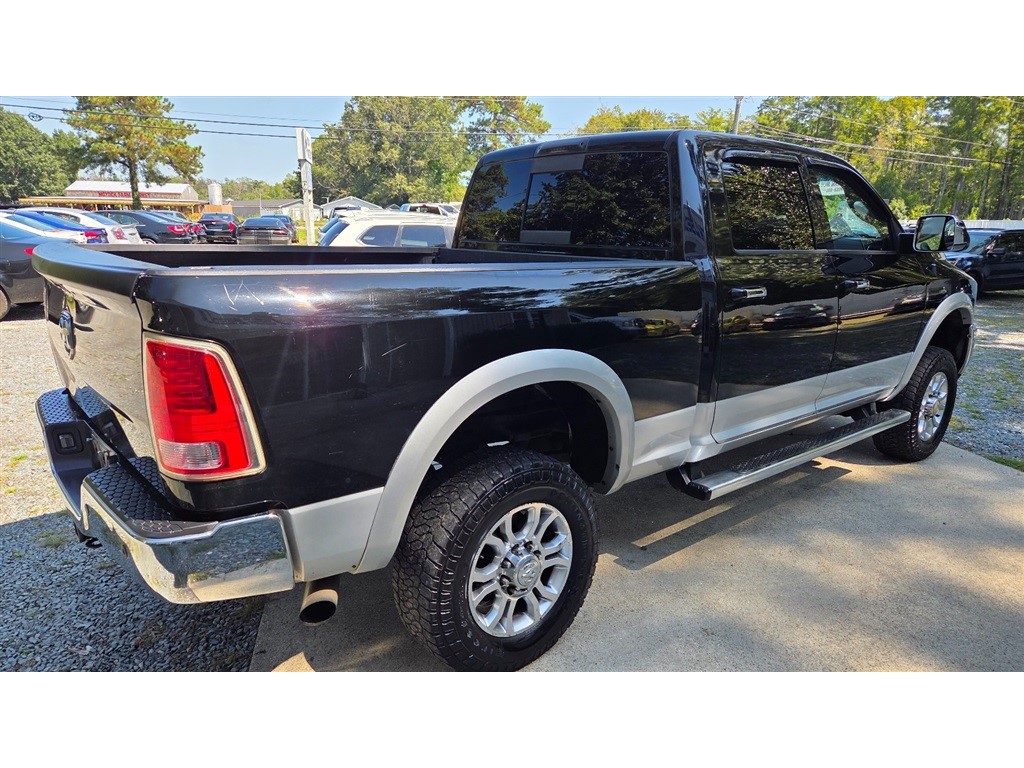 2014 Ram 2500 Laramie photo 4