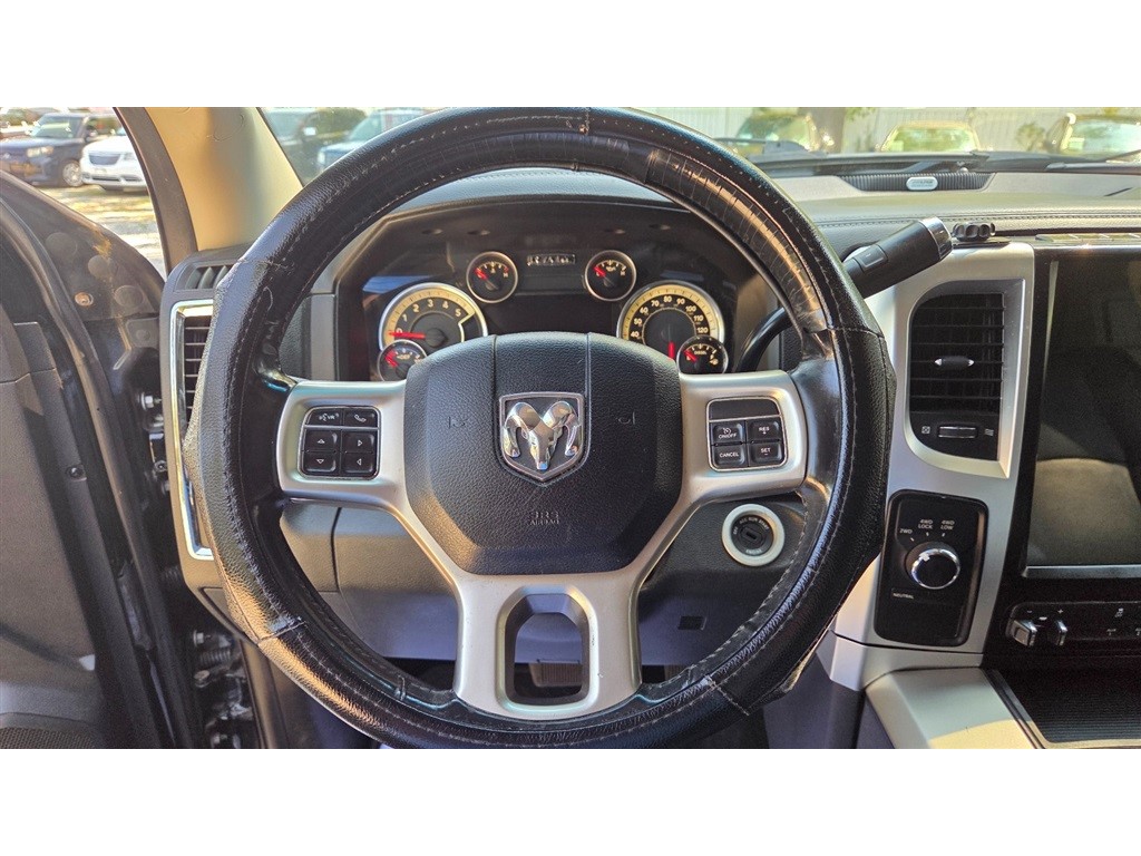 2014 Ram 2500 Laramie photo 8