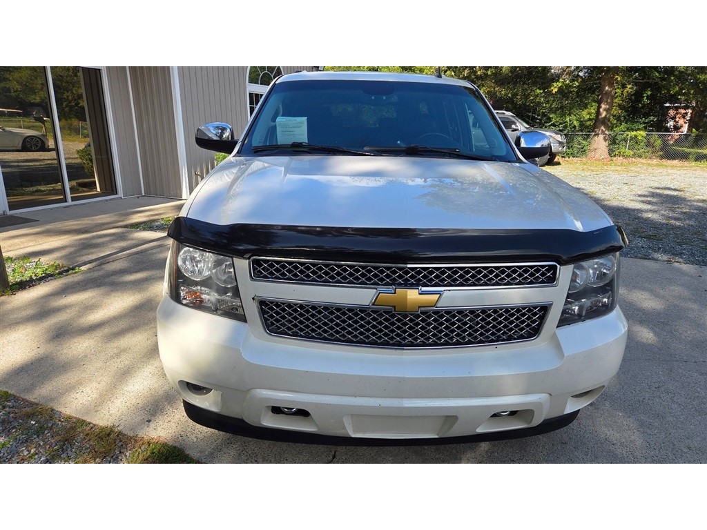 2013 Chevrolet Suburban LTZ 1500 photo 4