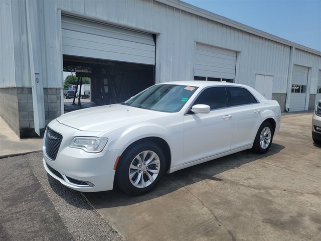 Click to view 2 pictures of this 2015 Chrysler 300 Limited RWD 2015 Chrysler 300 Limited RWD for sale by dealer