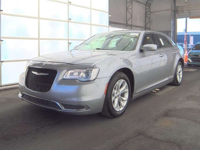 Click to view 5 pictures of this 2016 Chrysler 300 Limited RWD 2016 Chrysler 300 Limited RWD for sale by dealer
