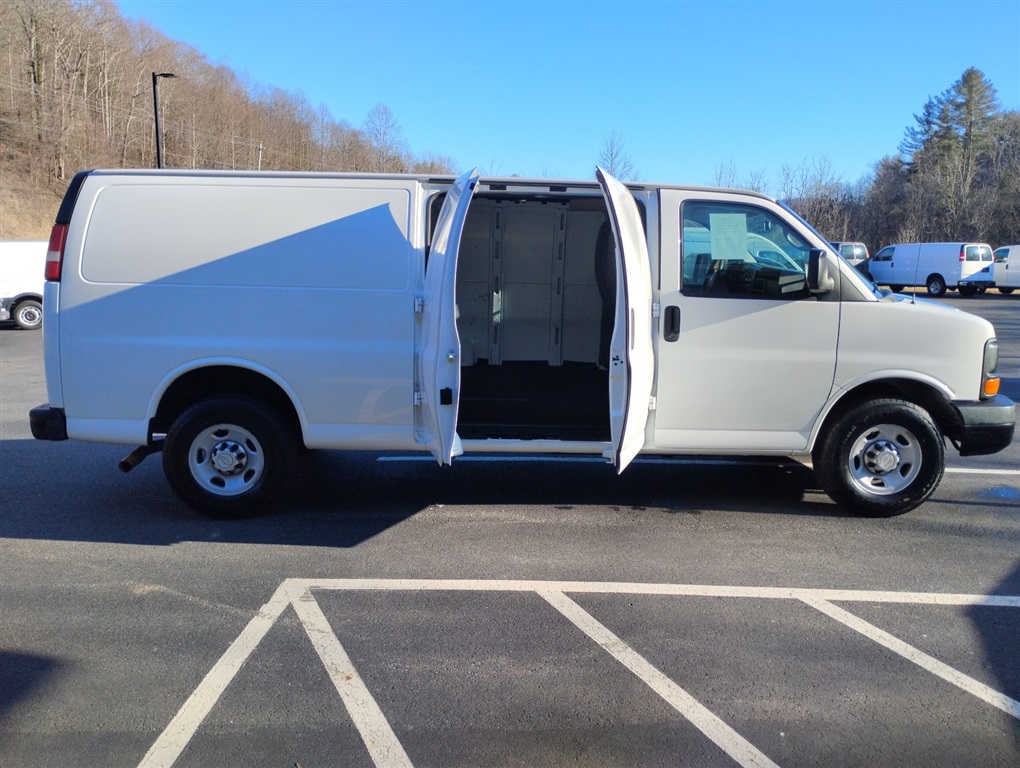 2014 Chevrolet Express 3500 3500 photo