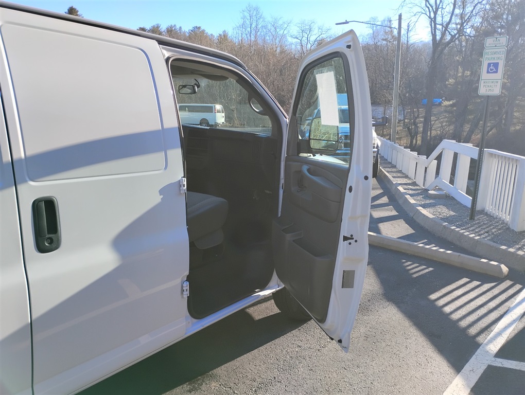 2014 Chevrolet Express 3500 3500 photo