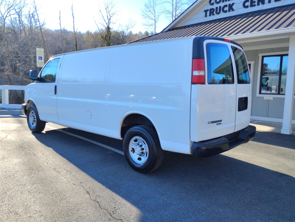 2014 Chevrolet Express 3500 3500 photo