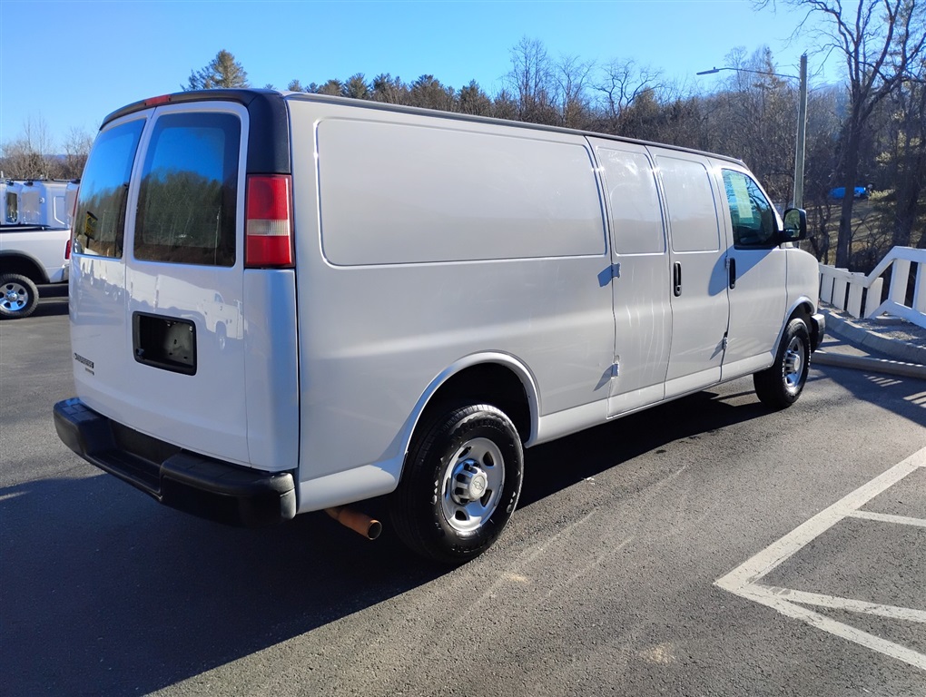 2014 Chevrolet Express 3500 3500 photo