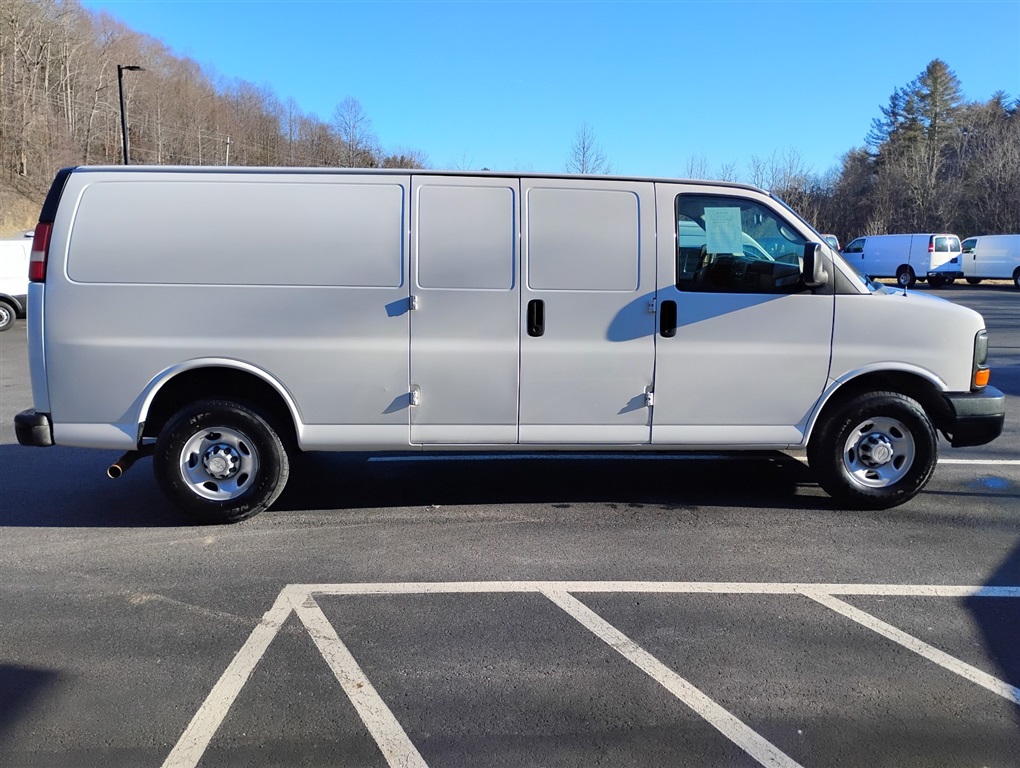 2014 Chevrolet Express 3500 3500 photo