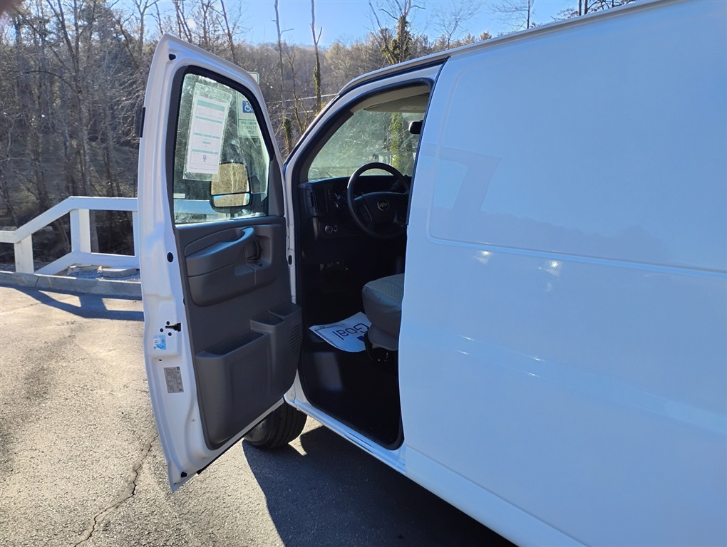 2014 Chevrolet Express 3500 3500 photo
