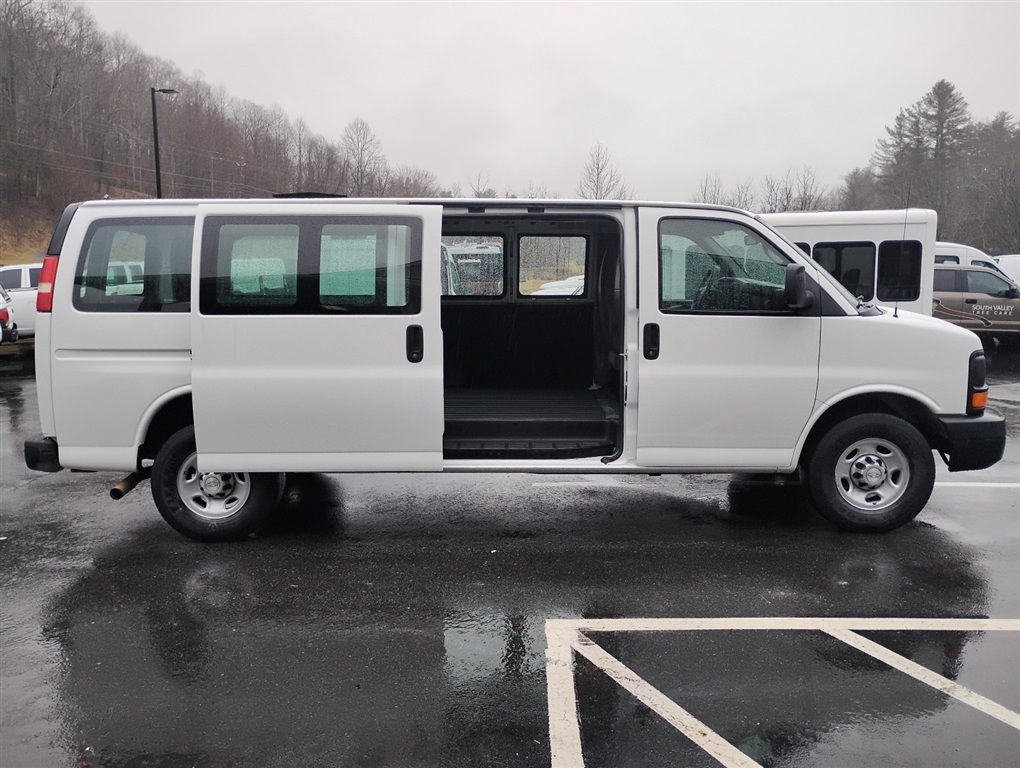 2014 Chevrolet Express 3500 3500 photo