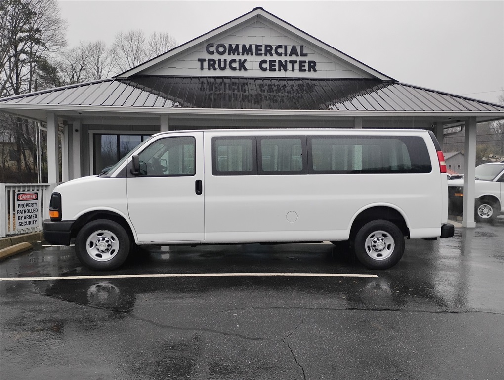 2014 Chevrolet Express 3500 3500 photo
