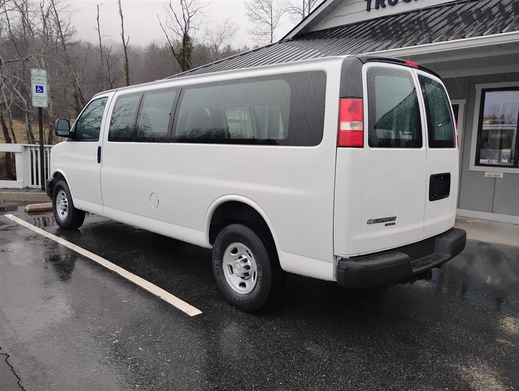 2014 Chevrolet Express 3500 3500 photo