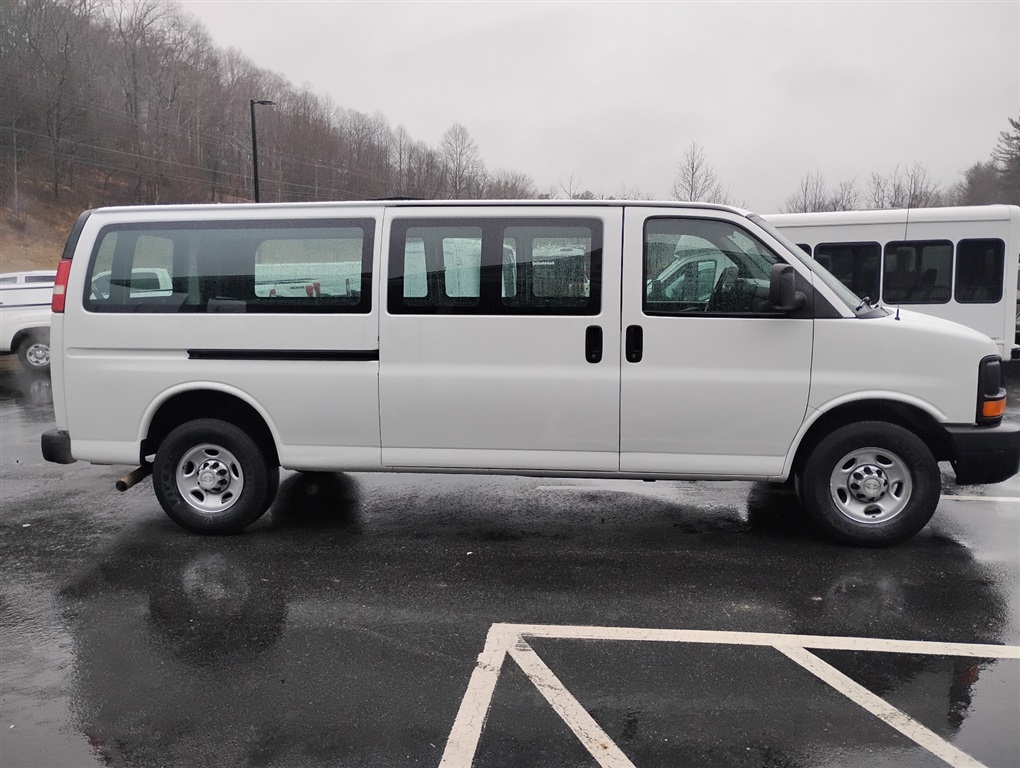 2014 Chevrolet Express 3500 3500 photo
