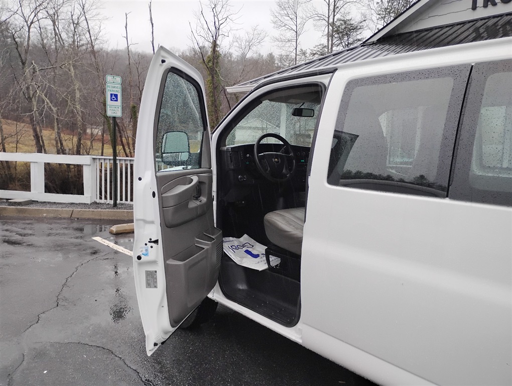 2014 Chevrolet Express 3500 3500 photo
