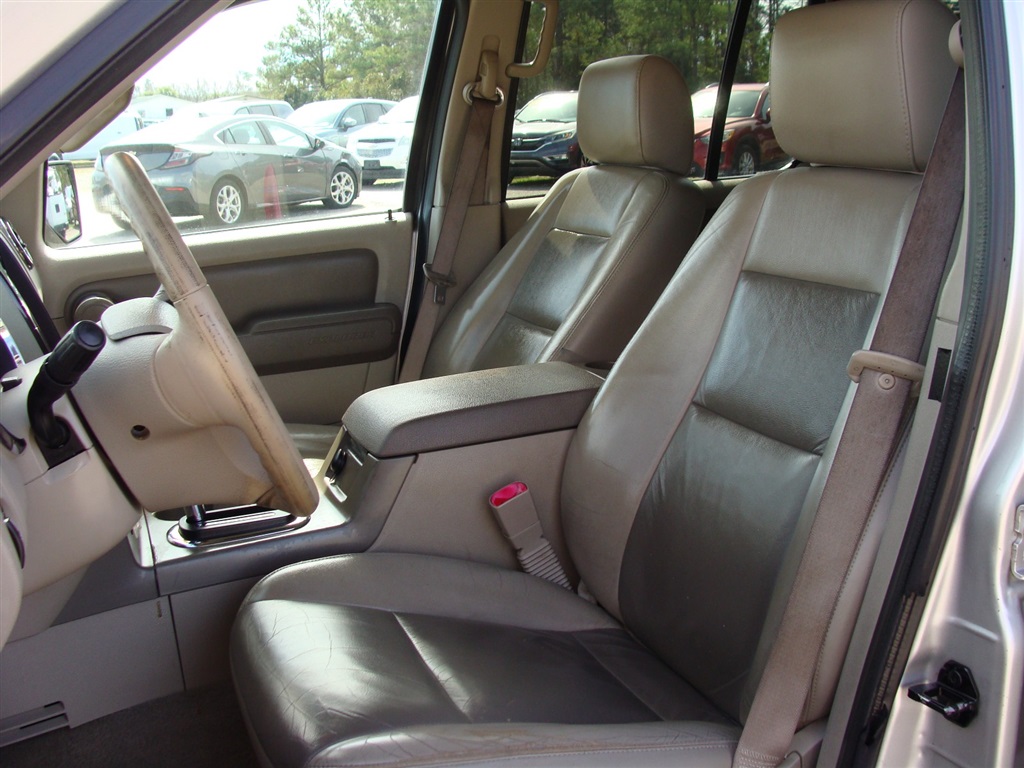 2006 Ford Explorer XLT photo