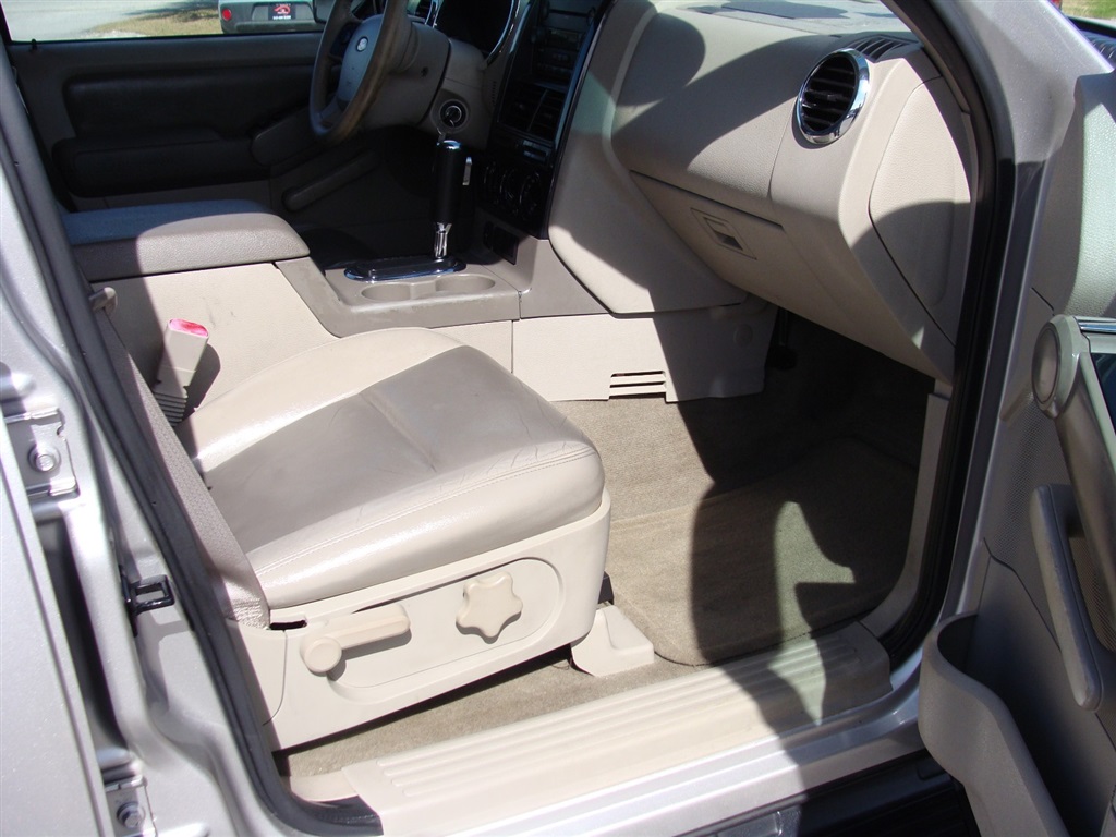 2006 Ford Explorer XLT photo