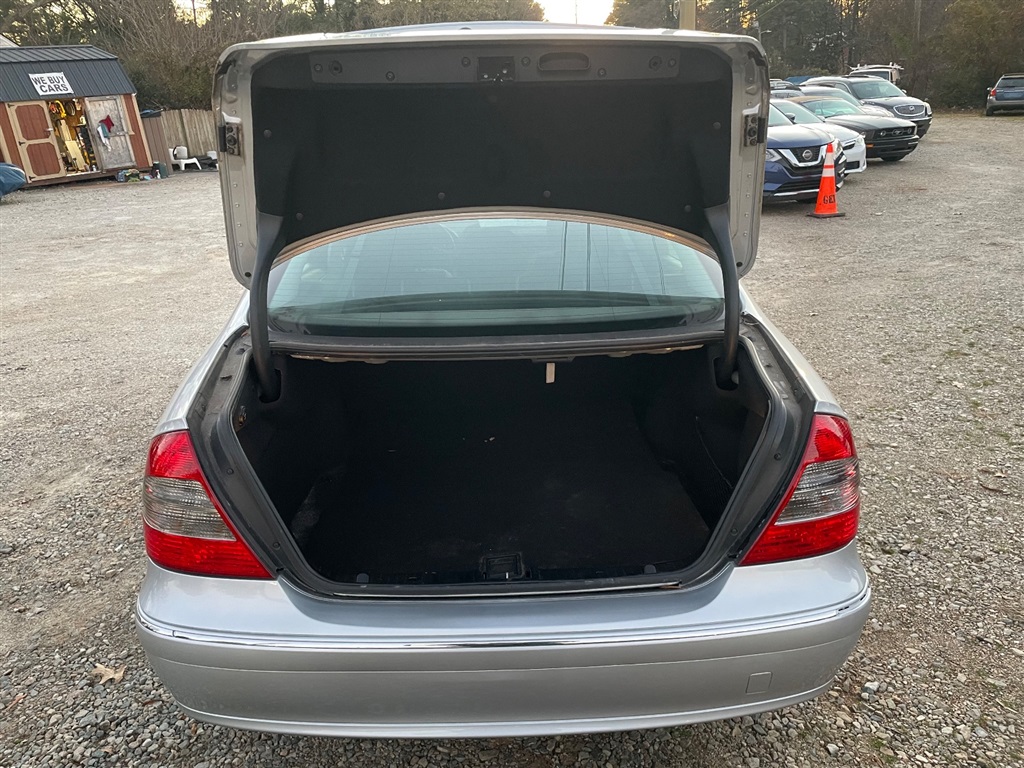 2009 Mercedes-Benz E-Class E320 photo