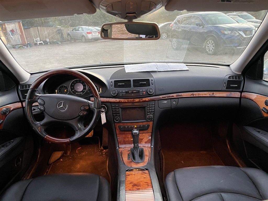 2009 Mercedes-Benz E-Class E320 photo
