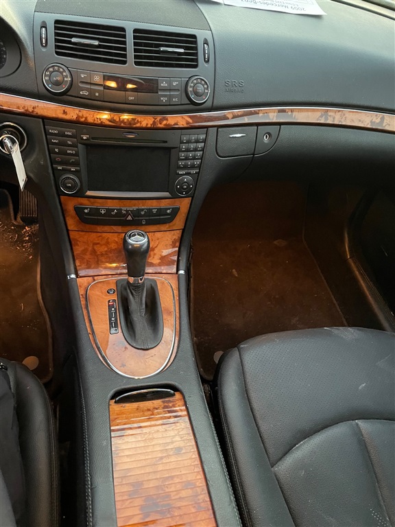 2009 Mercedes-Benz E-Class E320 photo