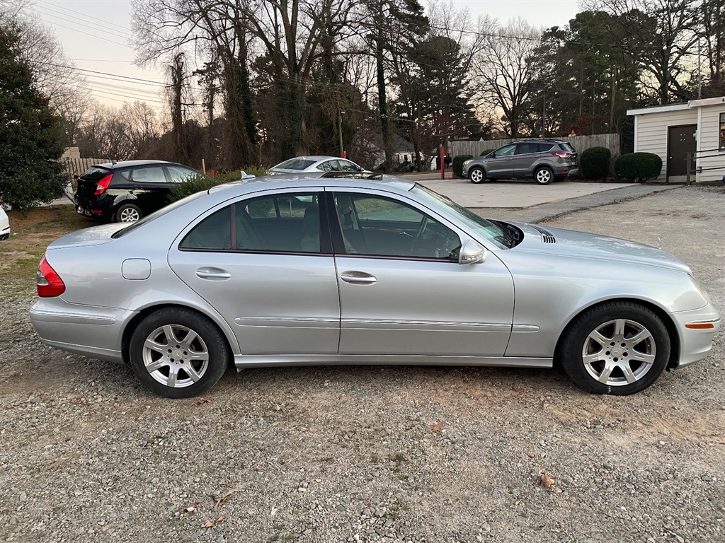 2009 Mercedes-Benz E-Class E320 photo