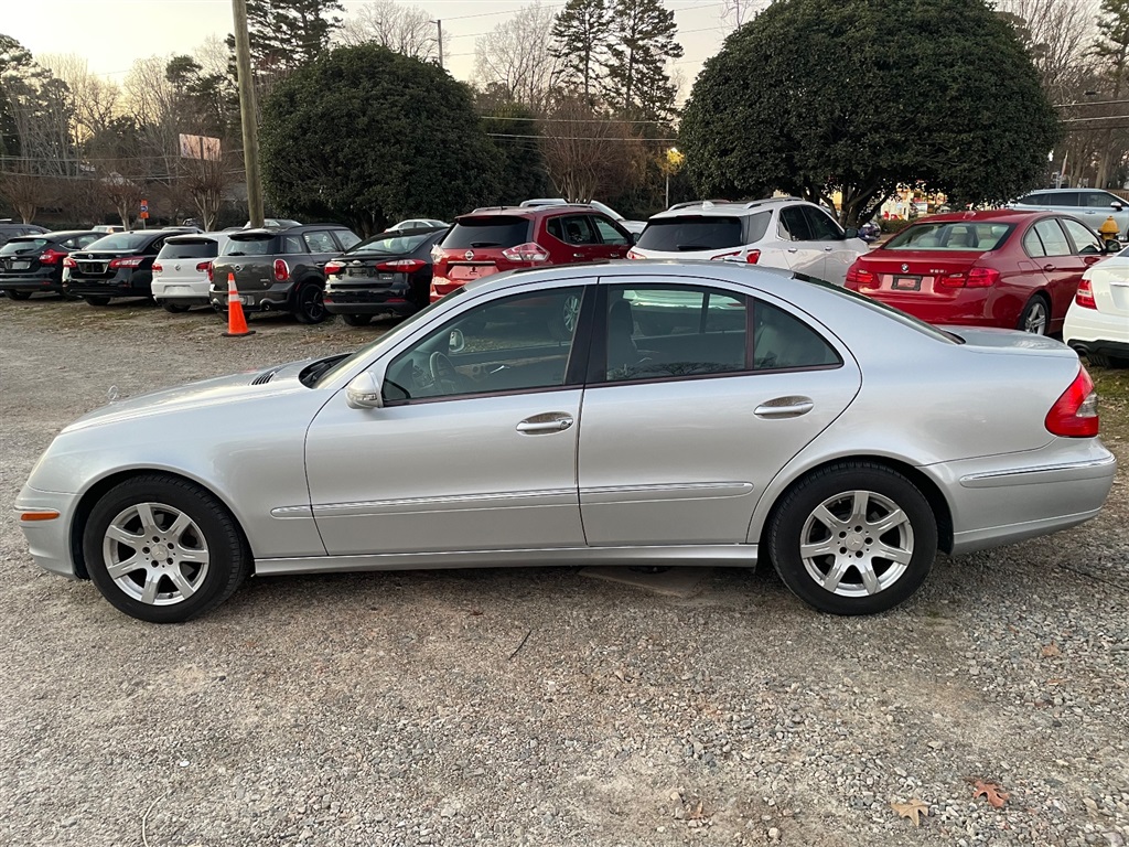 2009 Mercedes-Benz E-Class E320 photo