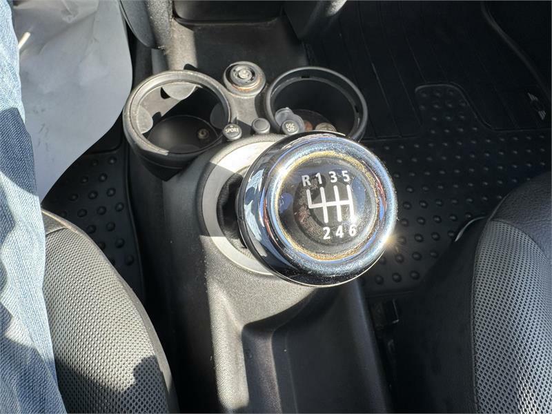 2010 MINI Cooper photo