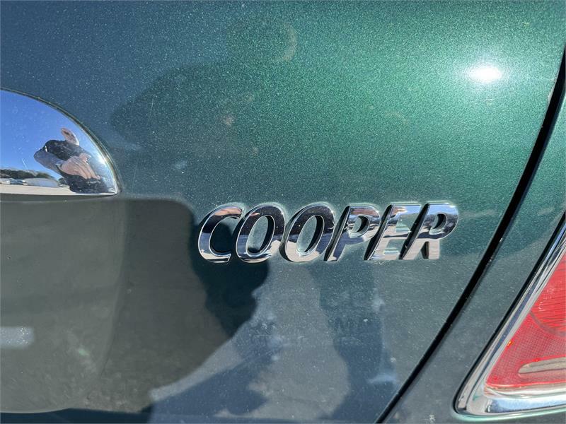 2010 MINI Cooper photo