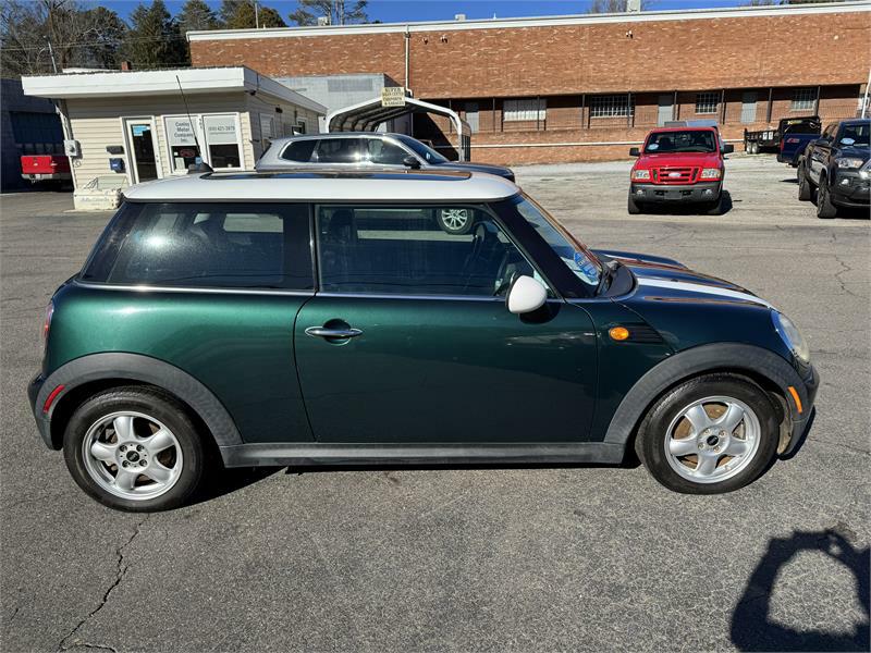 2010 MINI Cooper photo