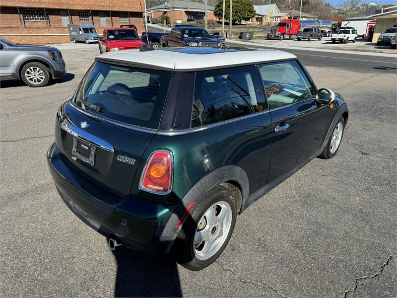 2010 MINI Cooper photo