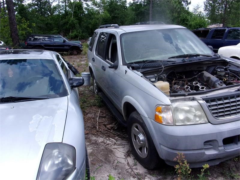 The 2002 Ford Explorer XLS
