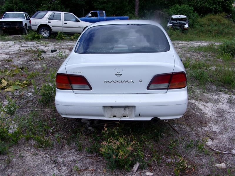 The 1998 Nissan Maxima SE