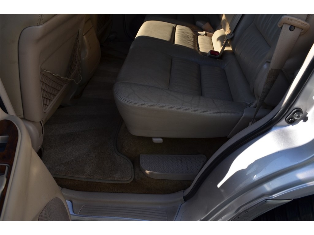 2000 Toyota Land Cruiser photo