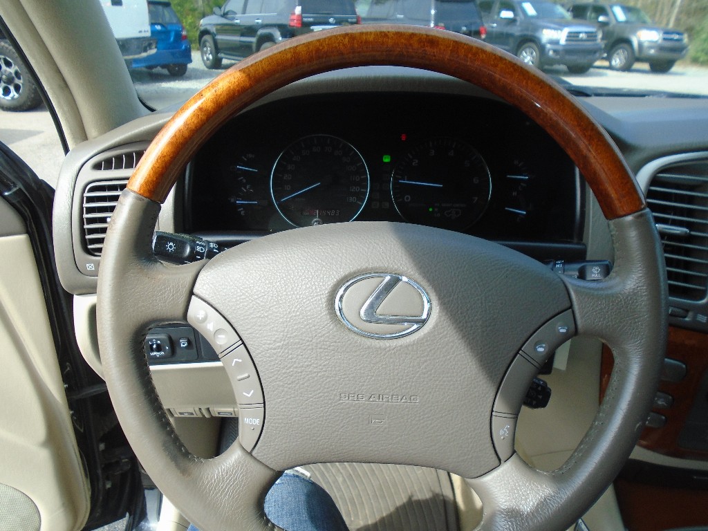 2007 Lexus LX 470 photo