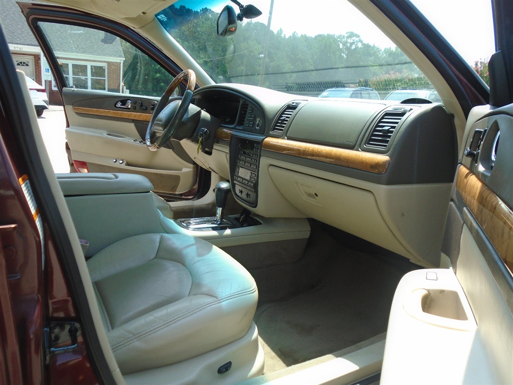 2000 Lincoln Continental photo