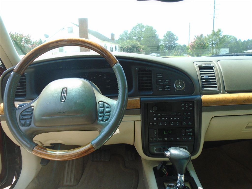 2000 Lincoln Continental photo