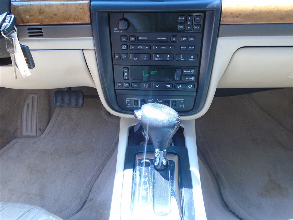 2000 Lincoln Continental photo