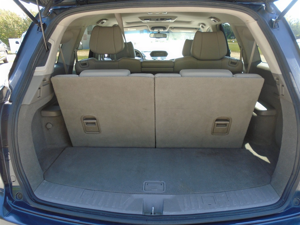 AcuraMDX 6-Spd AT w/Tech and Entertainment Package6