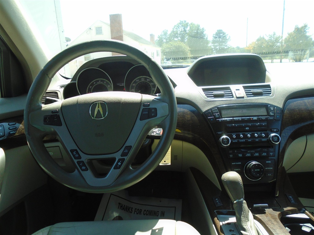 AcuraMDX 6-Spd AT w/Tech and Entertainment Package8