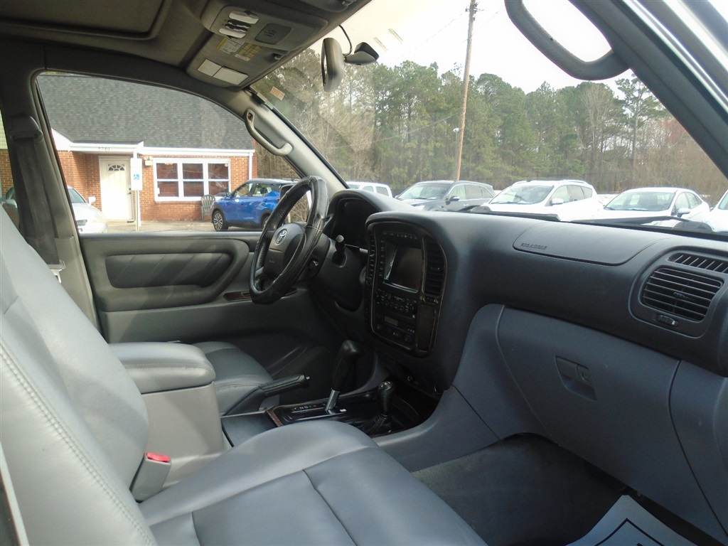 2002 Toyota Land Cruiser photo